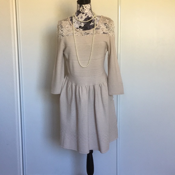 Dress - Picture 1 of 7